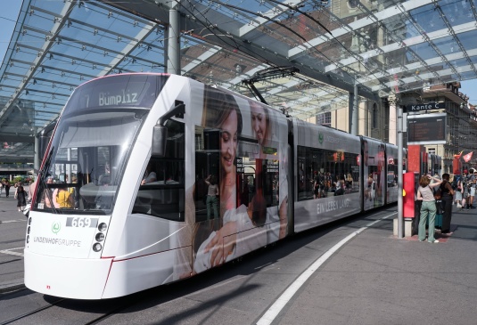 Das neue Tram der Lindenhofgruppe verbindet medizinische Kompetenz mit gelebter Nähe