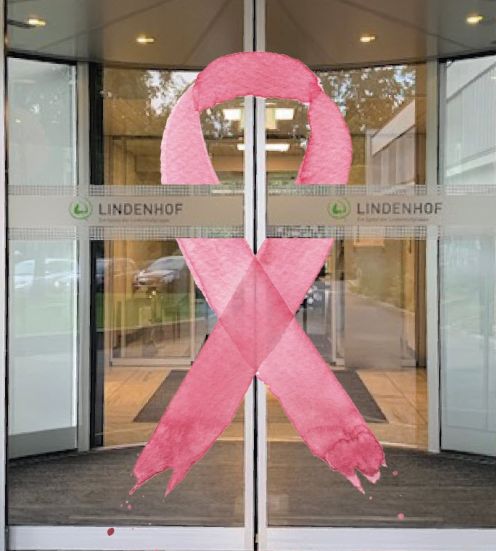 Brustzentrum Bern: Zeichen der Solidarität im internationalen Brustkrebs-Monat Oktober.