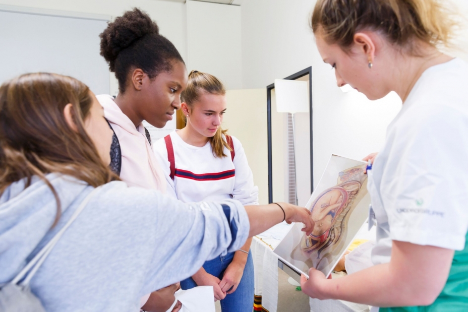 Impressionen Tage der Gesundheitsberufe im Lindenhofspital ...